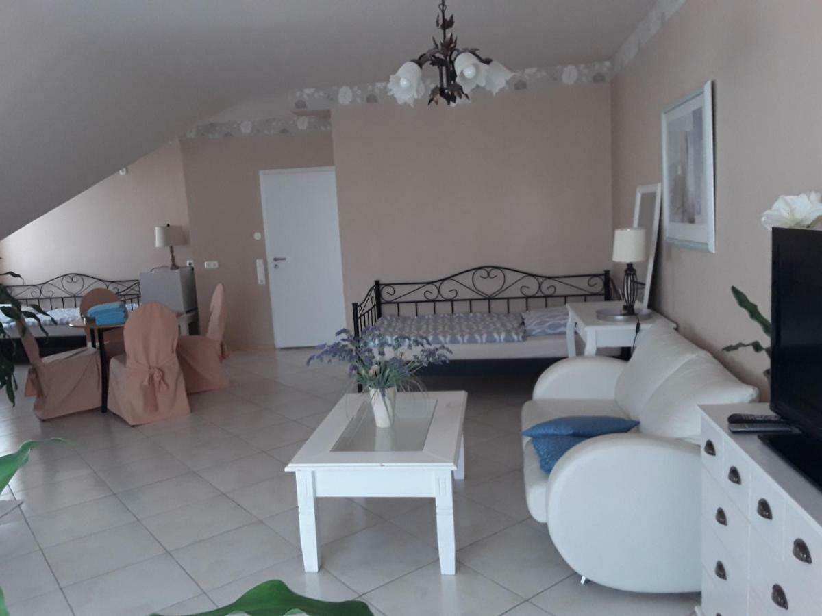 Heppenheim  K-Lounge Pension Cafe Bistro מראה חיצוני תמונה